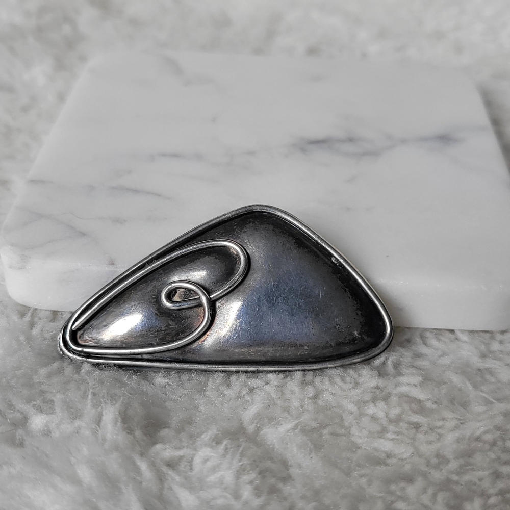 RARE VINTAGE Coin Silver Unmarked Modernist Abstract Heart Brooch